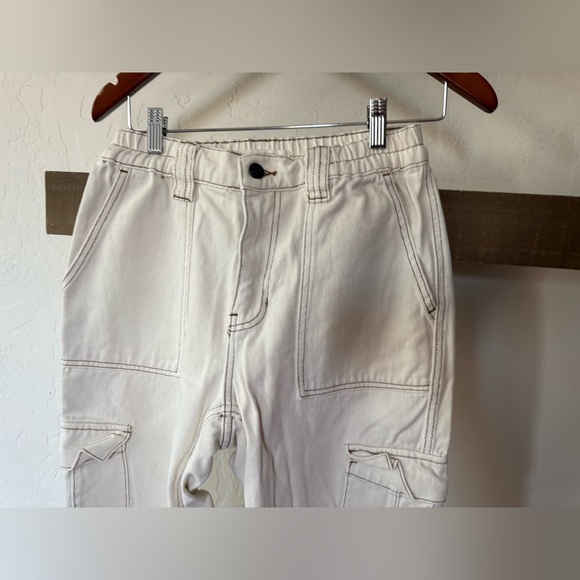 PacSun|High waisted cargo utility jeans in cream/bone color•Small,stretchy waist - Picture 3 of 13
